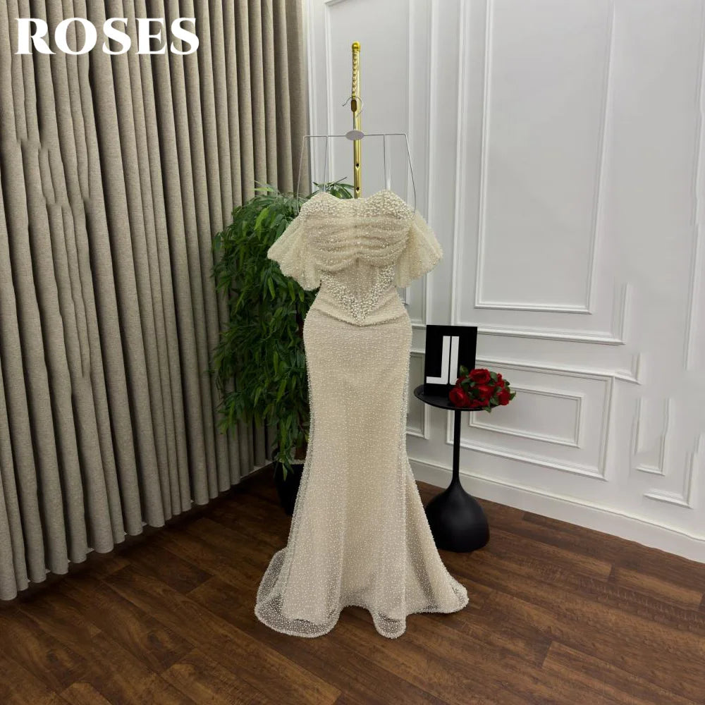 Robe de bal ROSES Pearl, magnifique robe bustier à épaules dénudées, décolleté cœur, ornée de sequins brillants et de broderies en chevrons. Robe de soirée personnalisée