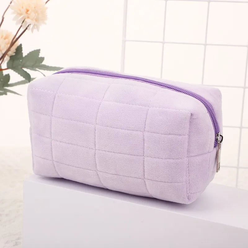 Sac de maquillage en peluche mignon pour femmes, petits sacs à cosmétiques portables de voyage, trousse de toilette à fermeture éclair de couleur unie, pochette de lavage, sacs de rangement