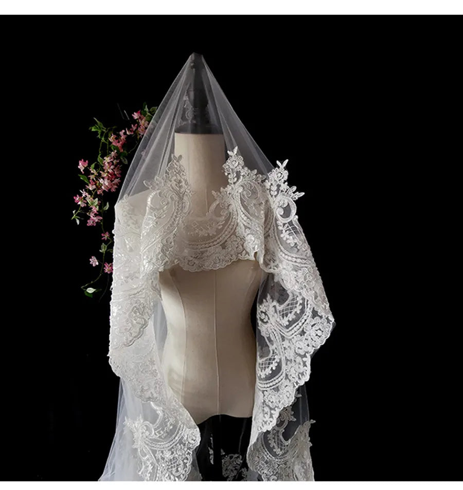 Voile de mariée de 5 m, 4 m ou 3 m de long, bordé d'appliqués de dentelle, en tulle 1 T, style cathédrale, avec peigne, blanc ivoire