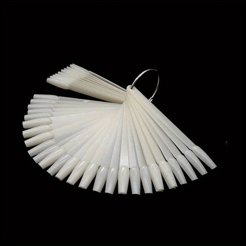 50 bâtonnets d'échantillons de vernis à ongles avec anneau, présentoir transparent en forme d'éventail pour la pratique du nail art, bâtonnets d'échantillons colorés pour la pratique du nail art
