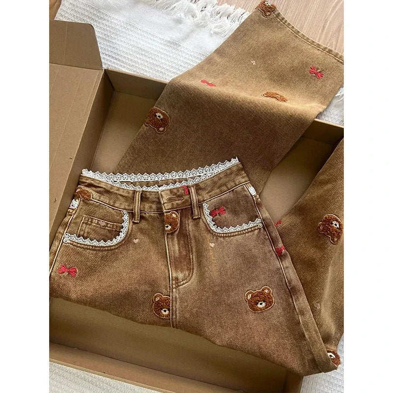 Dentelle ours en peluche brodé Patchwork conception jambe large jean 2025 printemps nouveau taille haute coupe minceur jean décontracté pour les déplacements domicile-travail