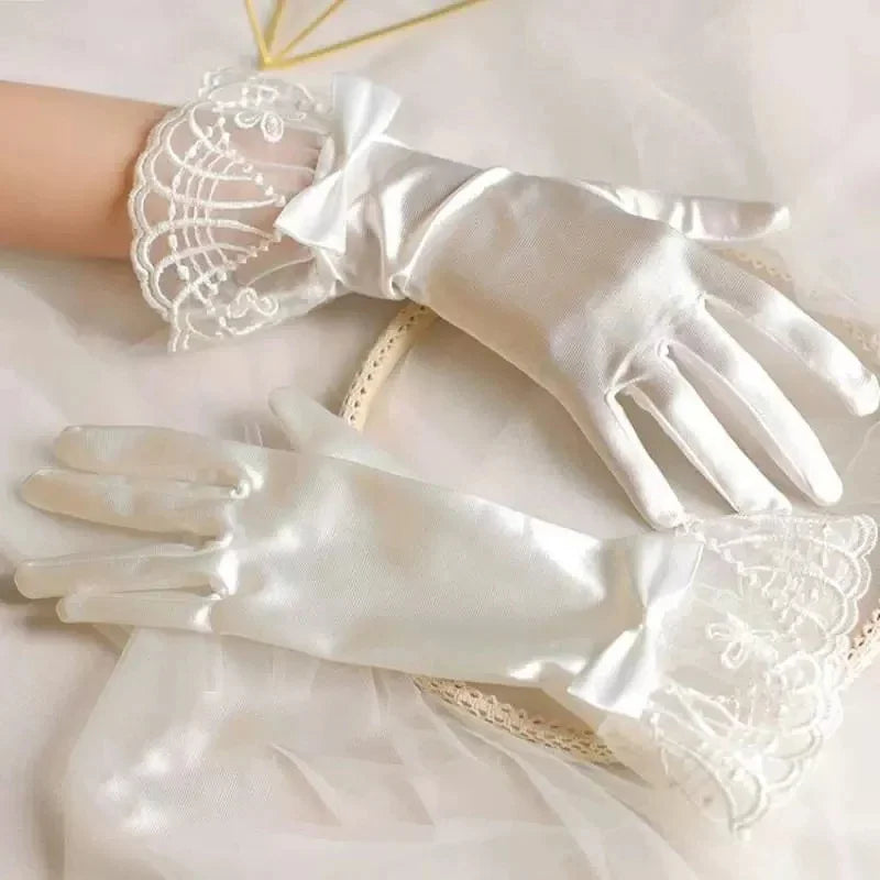 Gants sexy transparents en tulle noir et blanc, fins et courts, parfaits pour le printemps et l'été, pour les soirées, les danses et les mariages. Style Lolita
