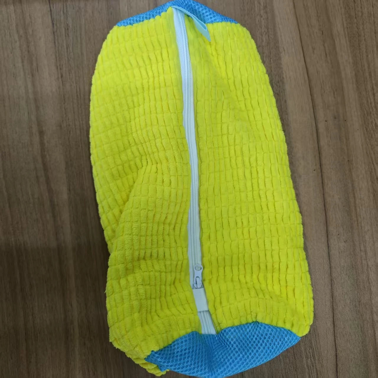 Sac de machine à laver les chaussures durable pour tous les types de chaussures-jaune avec fermeture éclair bleue, idéal pour les baskets et les chaussures décontractées, sac de lavage du linge