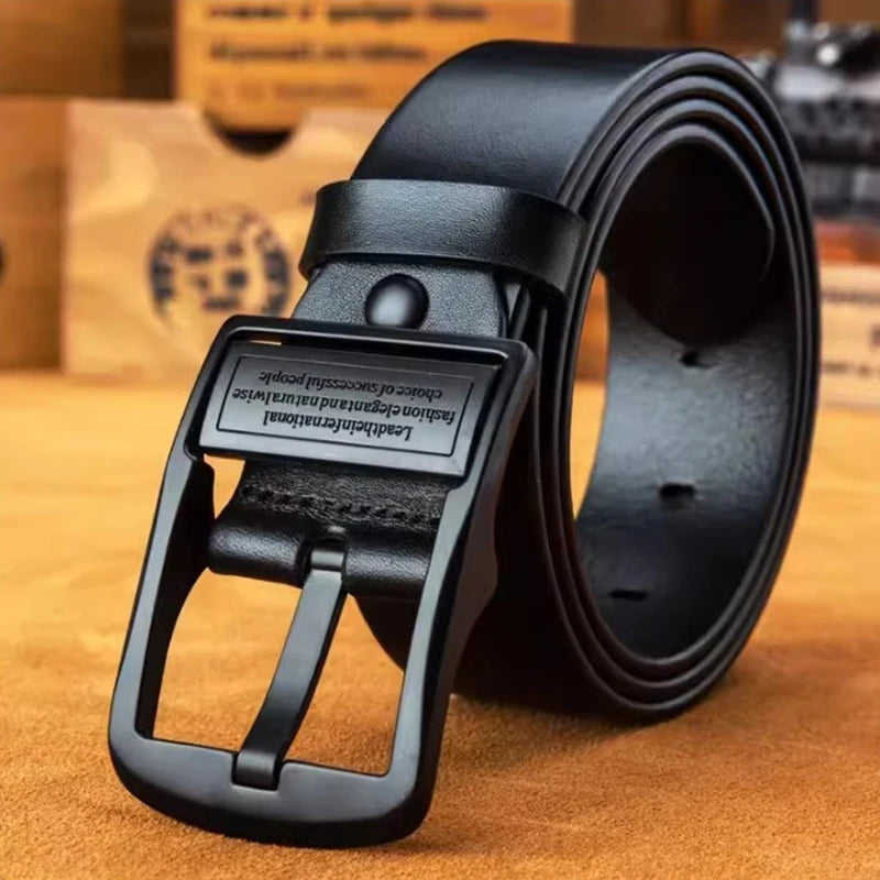 Ceinture en cuir pour hommes, boucle noire, nouveau style, à la mode, tendance, luxe léger, décontracté, polyvalent, adapté aux jeans, boucle ardillon