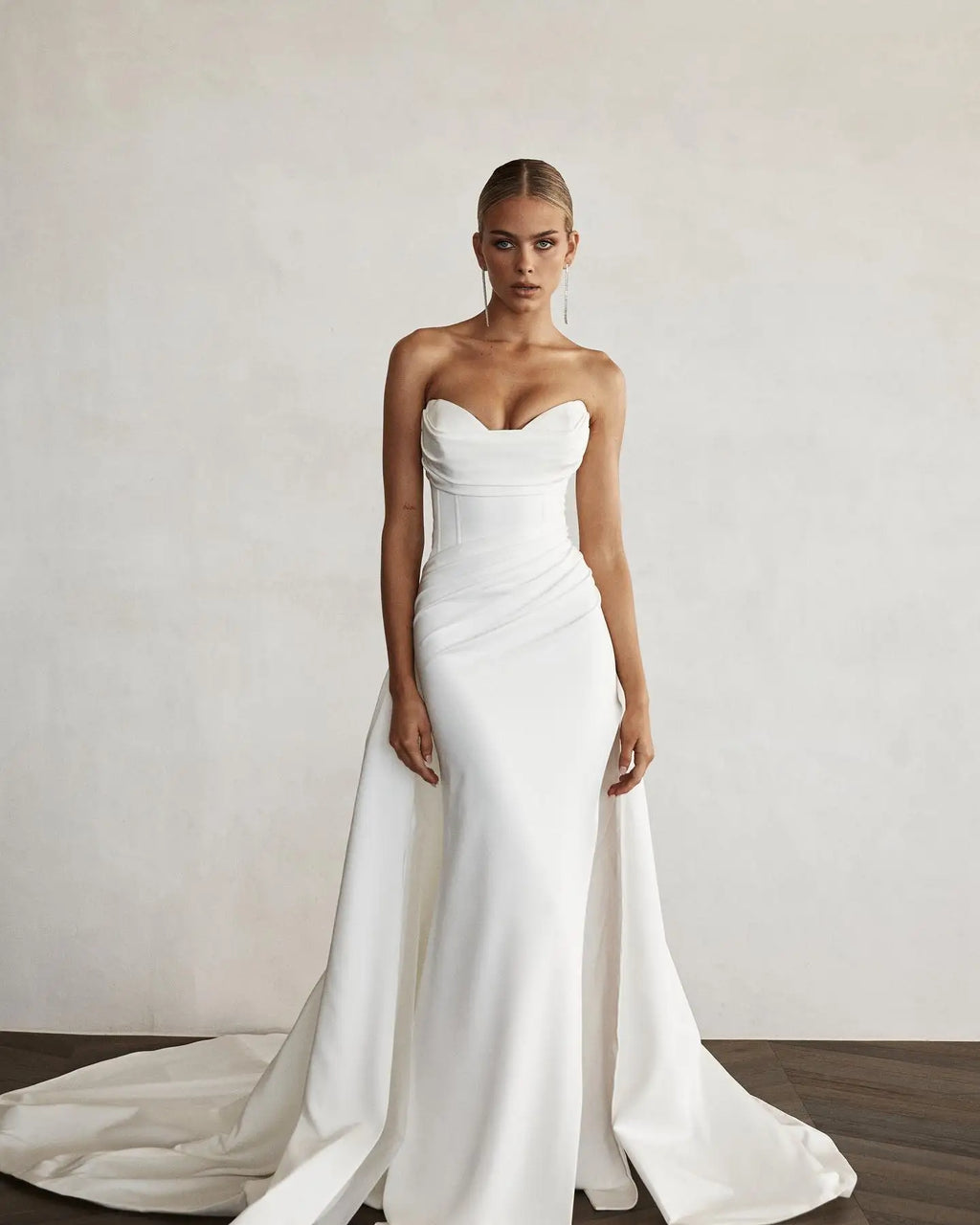 Robes de mariée sirène modernes fendues sur le devant, robes de mariée à traîne balayée, robes de mariée bustier cœur 2022, style bohème, deux pièces sur mesure