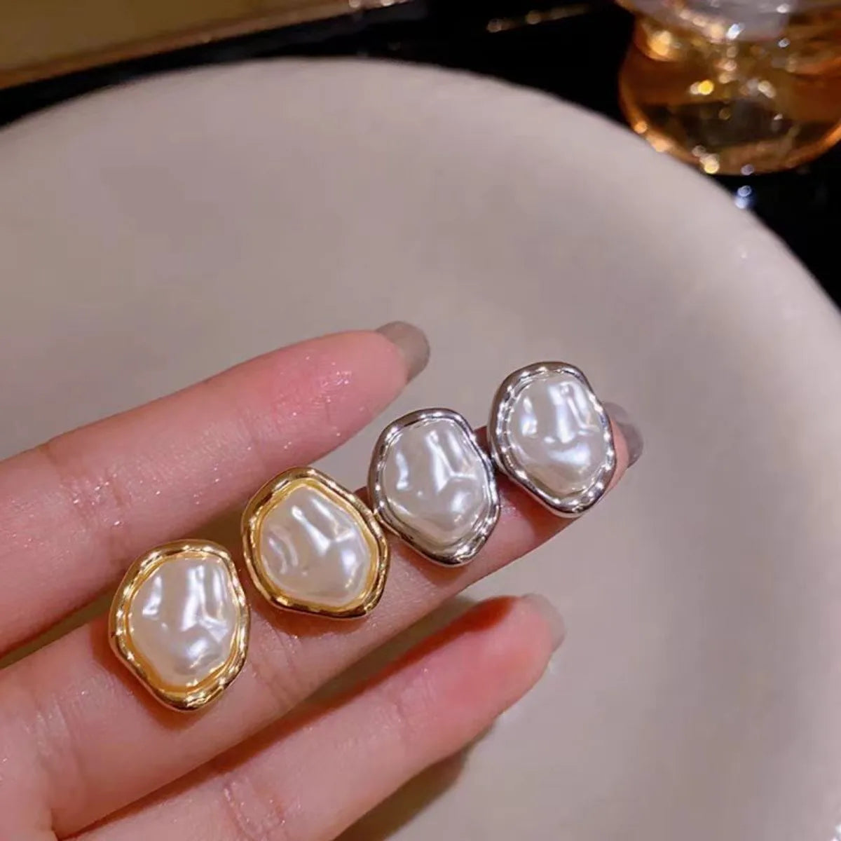 Boucles d'oreilles en métal pour femmes, 2 pièces, Imitation irrégulière de perles, élégantes, dorées, argentées, géométriques, bijoux de personnalité
