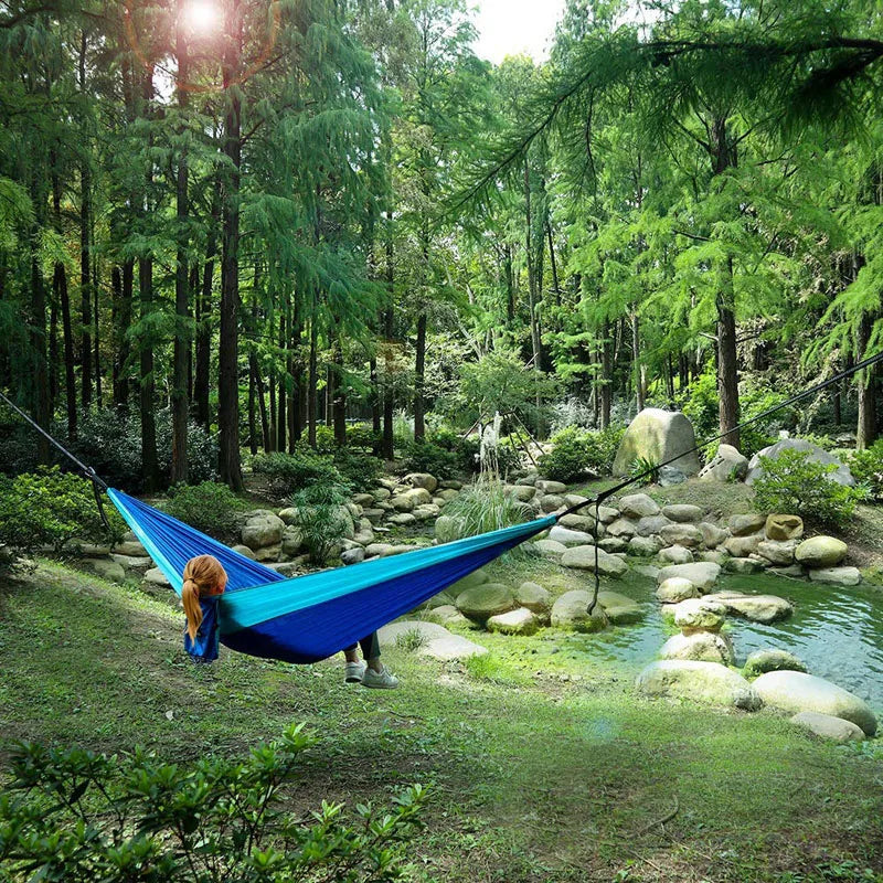 Hamac parachute uni avec sangles et mousqueton noir - Idéal pour le camping, la survie et les voyages - Mobilier d'extérieur deux places