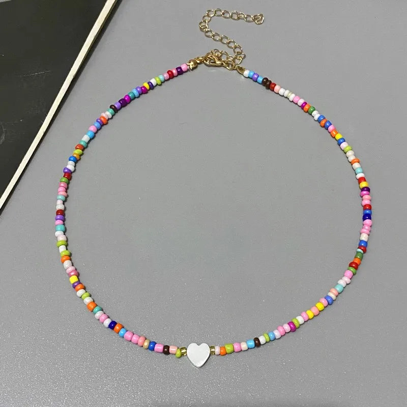 Collier ras du cou en forme de coquillage naturel pour fille, nouveau, mode printemps-été, petites perles de verre colorées, cadeau pour ami, nouvelle collection