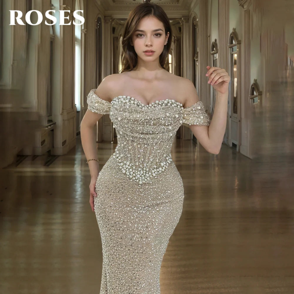 Robe de bal ROSES Pearl, magnifique robe bustier à épaules dénudées, décolleté cœur, ornée de sequins brillants et de broderies en chevrons. Robe de soirée personnalisée
