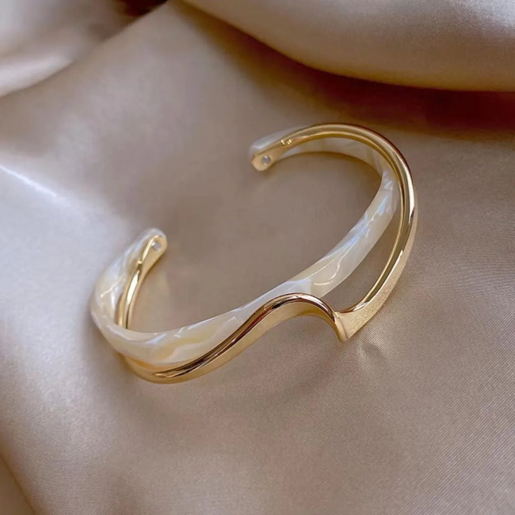 1 bracelet plaqué or en acier inoxydable et titane incrusté de zircon, style classique et simple, adapté à un usage quotidien pour femme