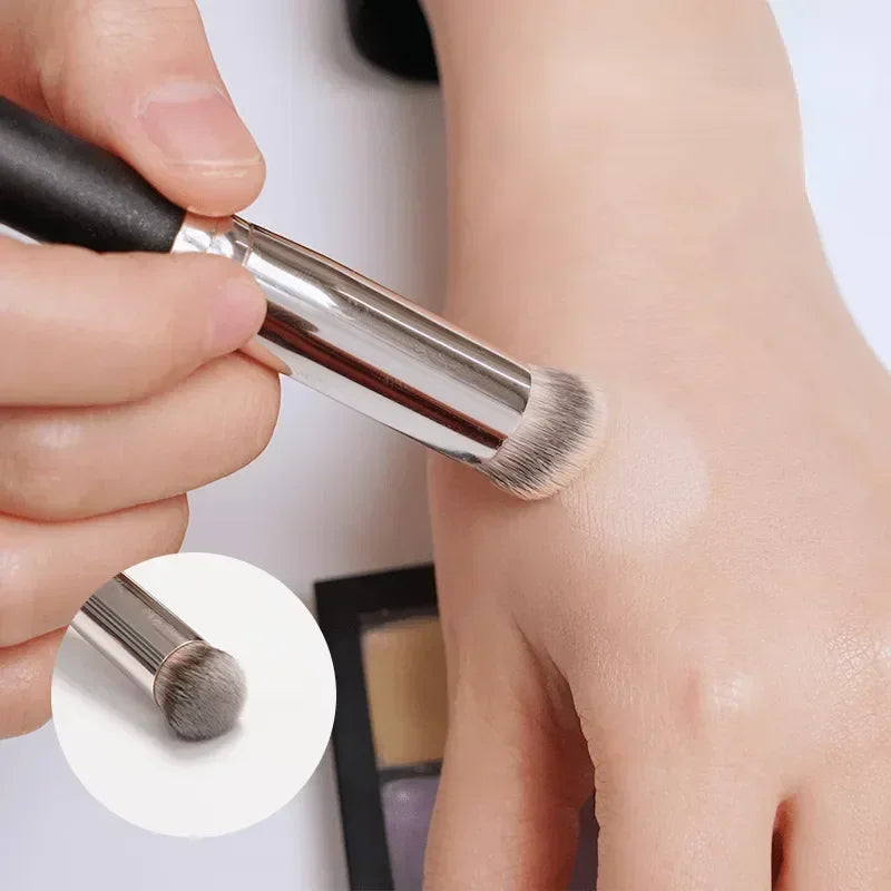 Pinceau correcteur de fond de teint, pinceaux de fard à joues de Contour Premium, impeccable, sous les yeux, pinceau de maquillage Dense pour le visage, pour estomper