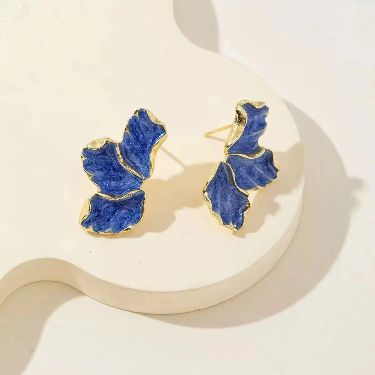 Boucles d'oreilles à dos irrégulier plaqué or, Design lourd, boucles d'oreilles à fleurs crème de haute qualité, le meilleur cadeau de famille pour moi