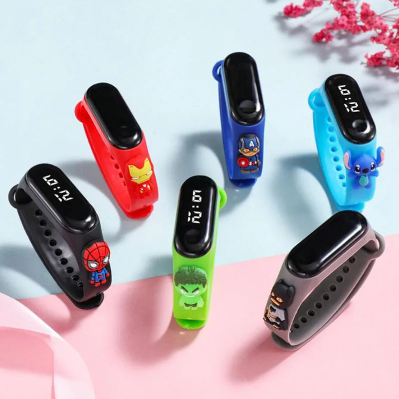 Montre électronique Avengers (Spiderman, Ironman, Captain America), étanche, avec LED, idéale comme cadeau pour enfants