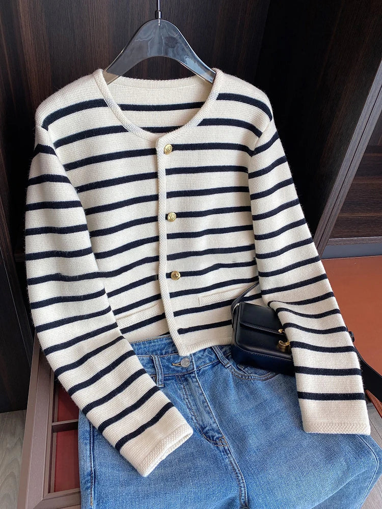 AOSSVIAO – Cardigan tricoté à rayures et col rond pour femme, pull à manches longues, décontracté, court, Style coréen, nouvelle collection printemps-automne 2025