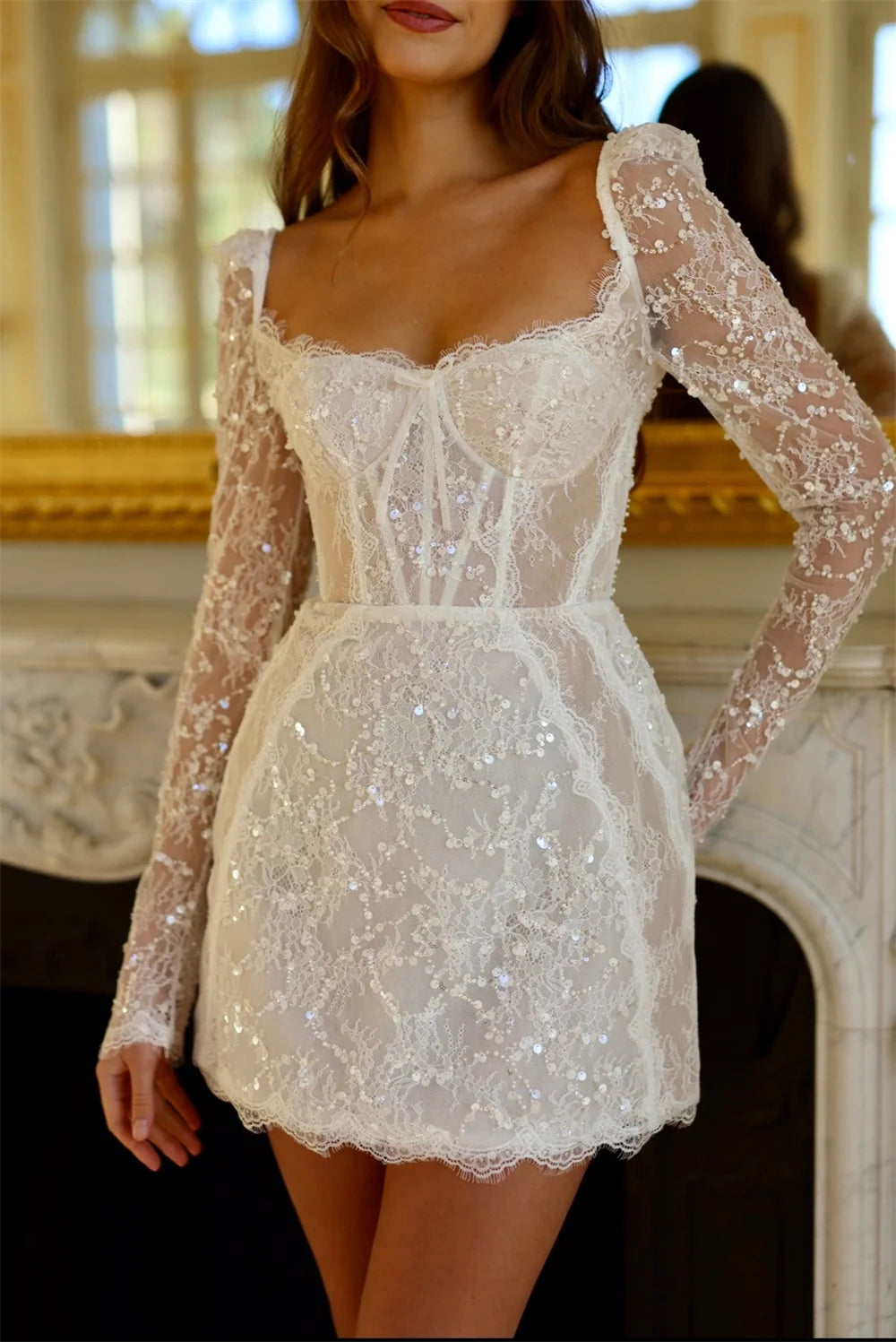 Robe de mariée personnalisée mini-jupe, col carré, dentelle à sequins, manches longues, dos lacé, robe courte, soirée après-fête