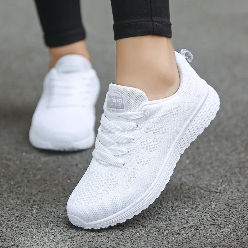 Chaussures décontractées pour femmes, mode, respirantes, plates, en maille, baskets, collection 2021, chaussures de gym vulcanisées blanches