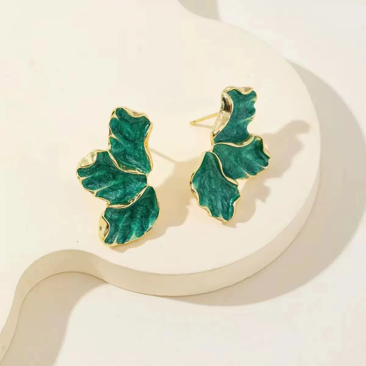 Boucles d'oreilles à dos irrégulier plaqué or, Design lourd, boucles d'oreilles à fleurs crème de haute qualité, le meilleur cadeau de famille pour moi