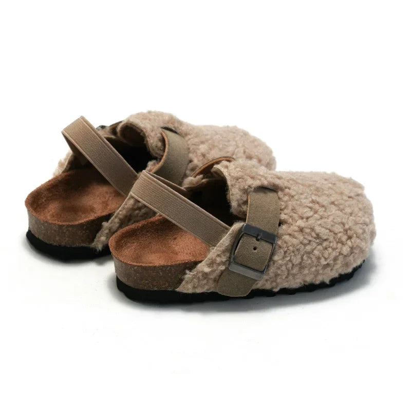 Pantoufles d'hiver tendance pour enfants, en liège, en daim et laine peluche, chaudes et confortables pour l'extérieur et les garçons. Chaussures d'intérieur simples et décontractées pour enfants