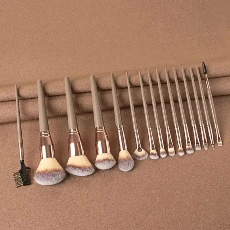 Ensemble de pinceaux de maquillage professionnels, doux et moelleux, pour fond de teint, poudre, fard à paupières, mélange Kabuki, outil de beauté