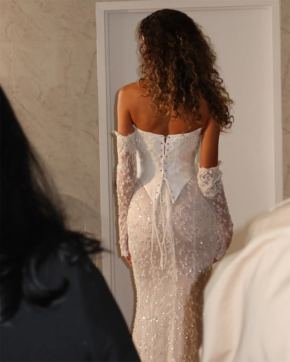 Robe de mariée sirène longue, sans bretelles, manches amovibles, fermeture éclair au dos, collection Tokyo 2025