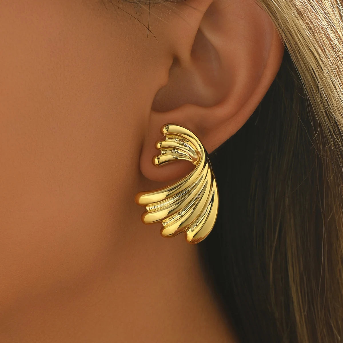 Boucles d'oreilles Vintage en forme de fleur pour femmes, couleur or, pétales géométriques, Piercing, bijoux de fête de luxe, tendance
