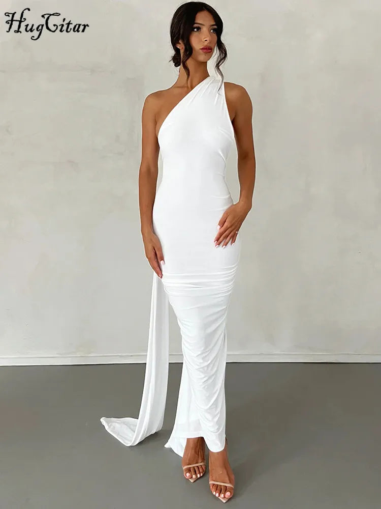 Robe maxi sexy Hugcitar asymétrique dos nu à bretelles, avec boucle d'écharpe ajustable et fronces. Tenue élégante style streetwear Y2K pour festival