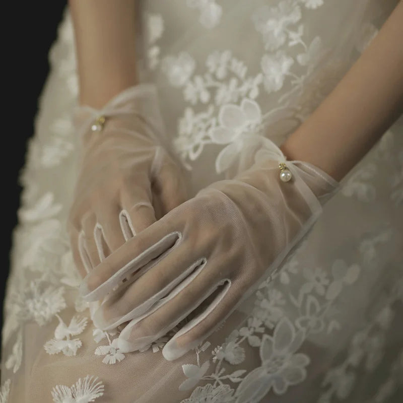 Gants sexy transparents en tulle noir et blanc, fins et courts, parfaits pour le printemps et l'été, pour les soirées, les danses et les mariages. Style Lolita