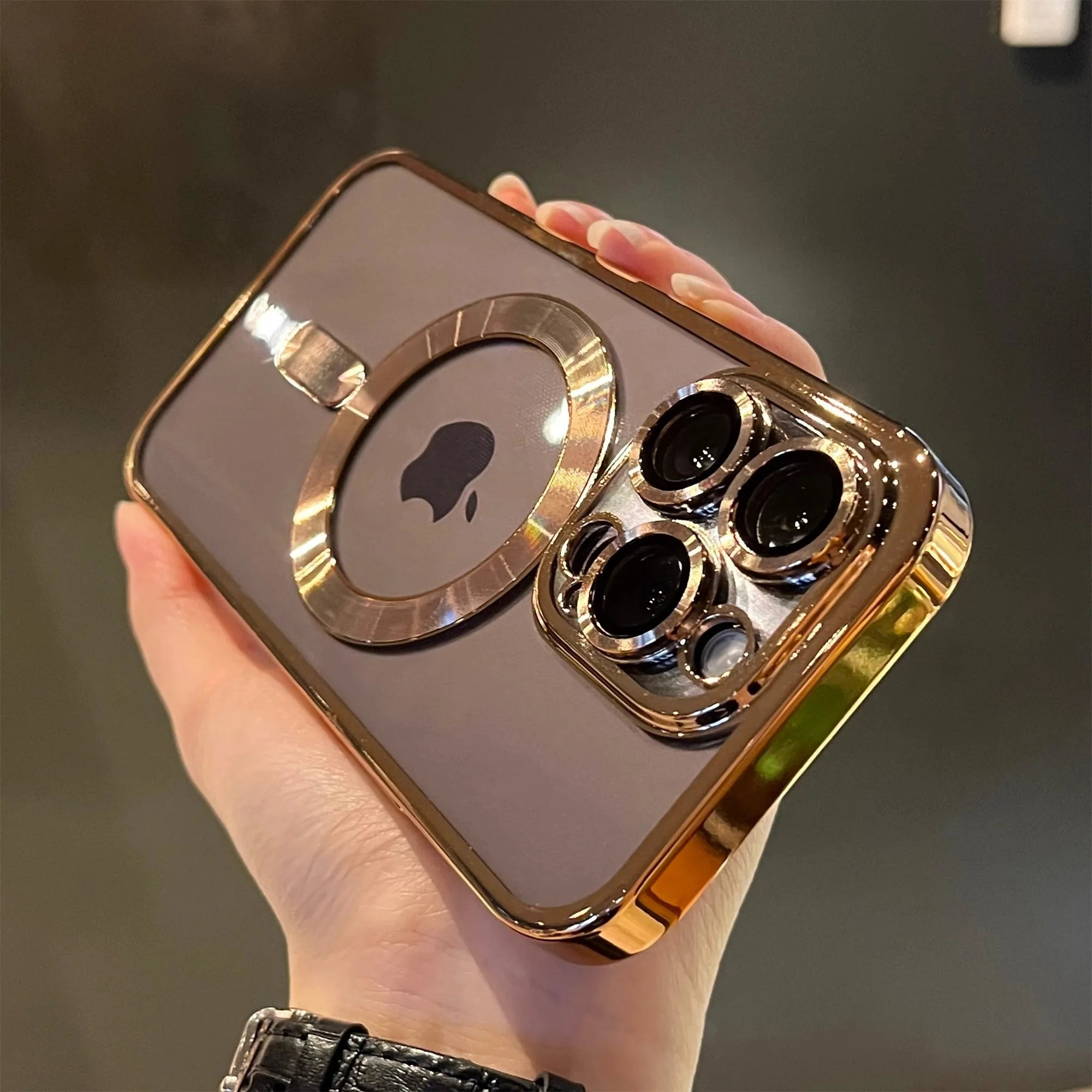 Étui transparent de luxe avec revêtement magnétique pour iPhone 11, 12, 13, 14, 15, 16, 17, Pro Max et Air Plus, compatible avec la recharge sans fil MagSafe et résistant aux chocs