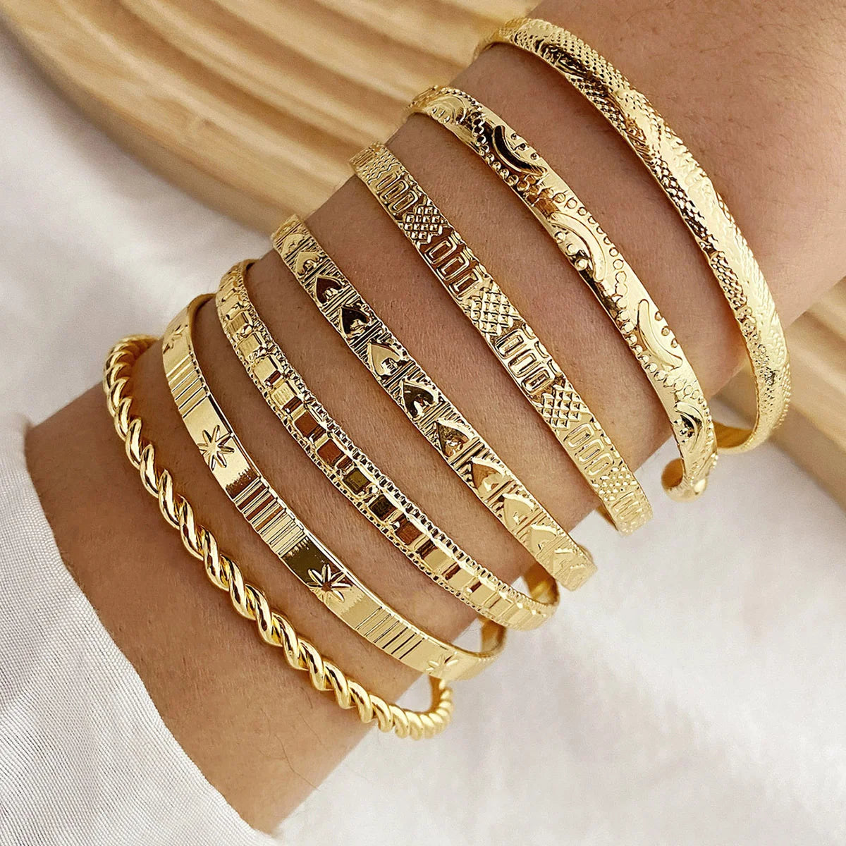 Bracelets Punk couleur or pour femmes, Streetwear Goth, imprimés de cœur, Design en métal, bracelet ouvert, bijoux à la mode, cadeaux, 7 pièces/ensemble, 2024