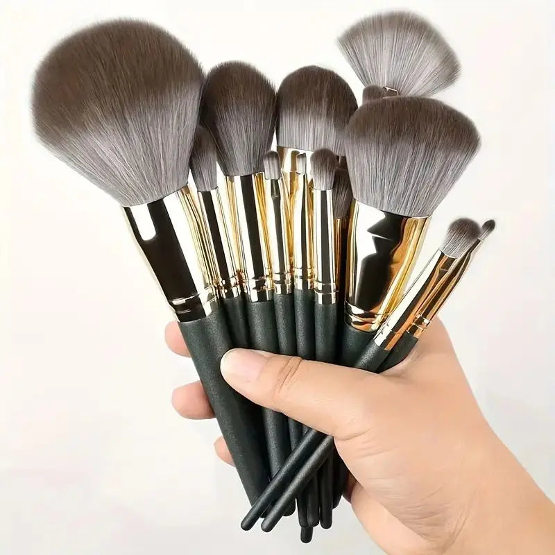 Ensemble de pinceaux de maquillage professionnels, doux et moelleux, pour fond de teint, poudre, fard à paupières, mélange Kabuki, outil de beauté