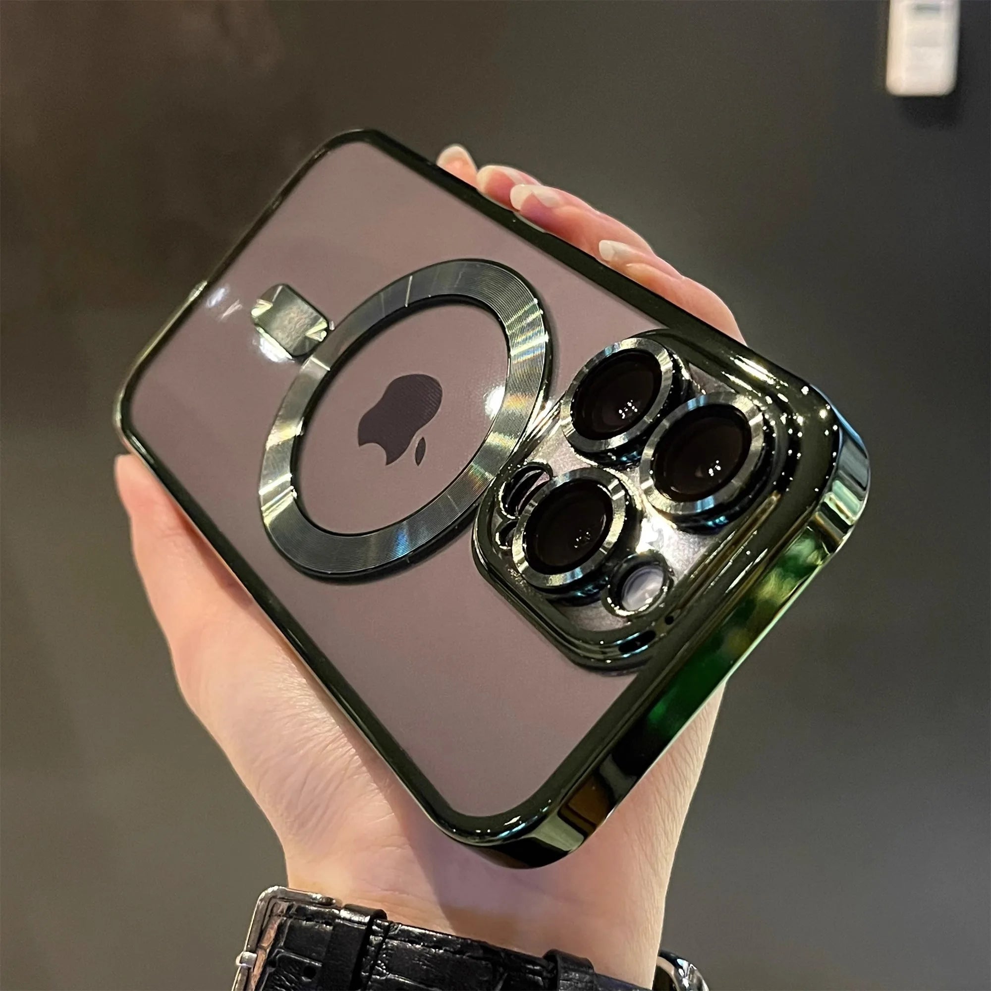 Étui transparent de luxe avec revêtement magnétique pour iPhone 11, 12, 13, 14, 15, 16, 17, Pro Max et Air Plus, compatible avec la recharge sans fil MagSafe et résistant aux chocs