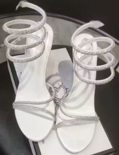 Sandales femme à talons hauts avec brides spirales dorées – Élégance soirée