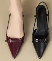 Escarpins Slingback Pointus en Verni Rouge & Noir – Talon Mi-Haut Élégant