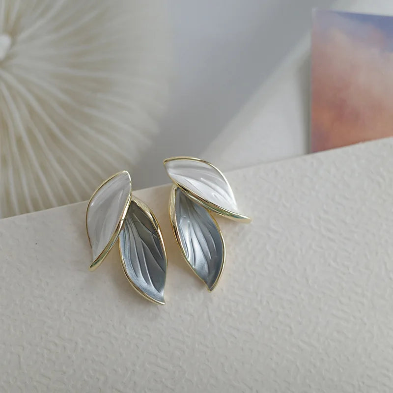 Boucles d'oreilles simples rétro bleu blanc feuille, Design haut de gamme, Style forêt, à la mode, couleurs claires, femmes élégantes