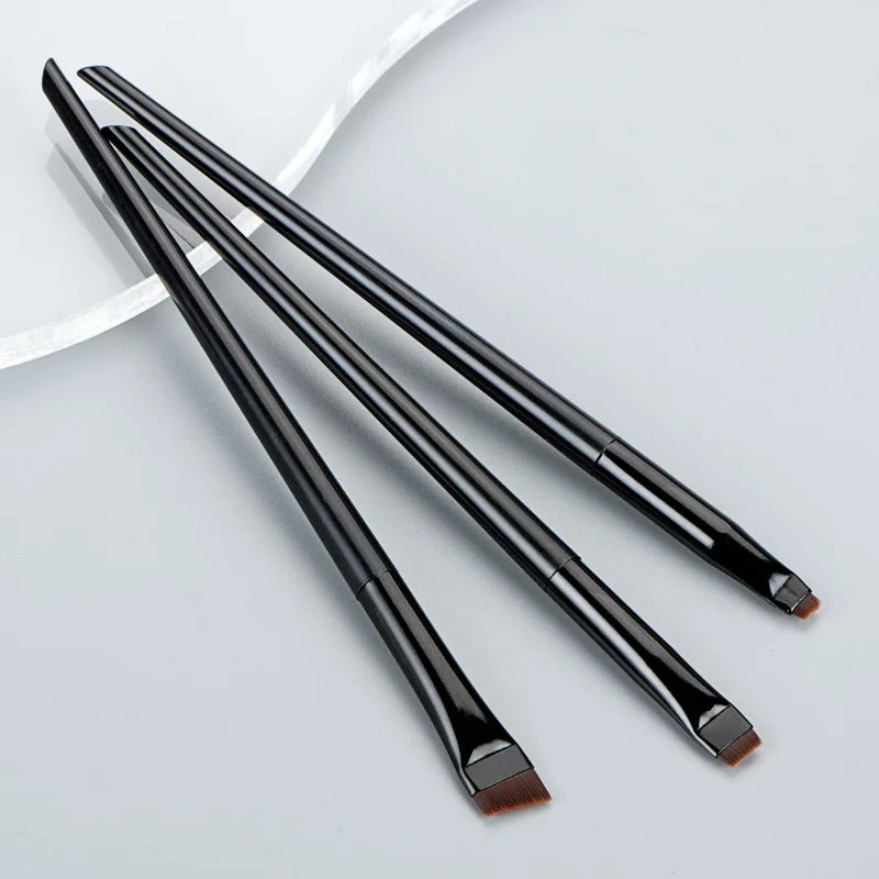 Ensemble de 3 pinceaux à lame pour eyeliner et sourcils Karsyngirl, pinceaux plats et fins portables pour le contour des sourcils et le maquillage.