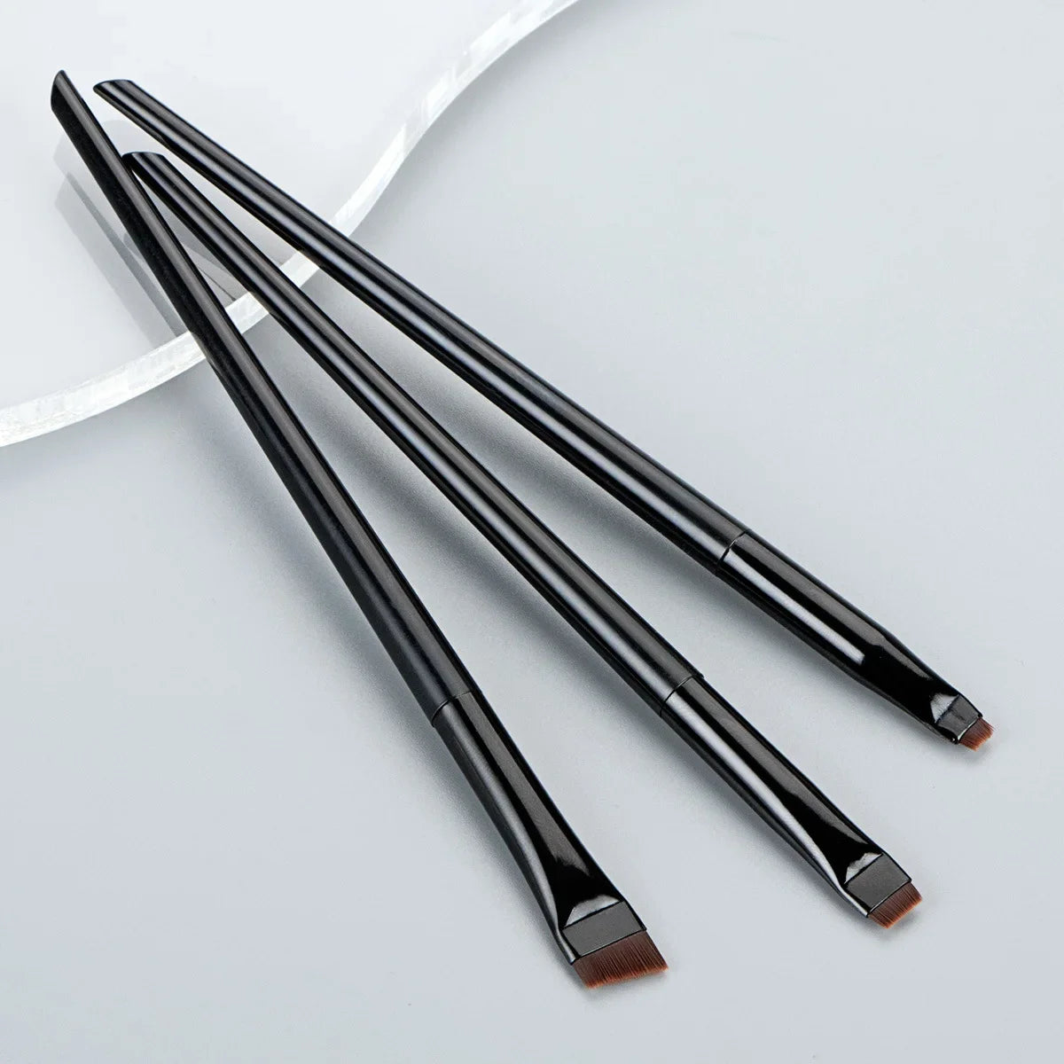 Ensemble de 3 pinceaux à lame pour eyeliner et sourcils Karsyngirl, pinceaux plats et fins portables pour le contour des sourcils et le maquillage.
