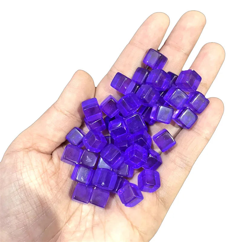 Lot de 100 dés cubiques transparents de 8 mm, pièces d'échecs, jetons, dés en cristal à coins carrés transparents pour jeux de société et puzzles