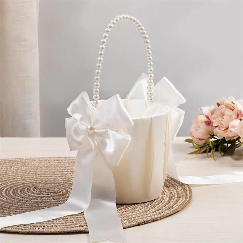 Panier à fleurs pliable avec poignée en nacre, blanc satiné, style western rustique, nœud papillon, idéal pour les mariages.