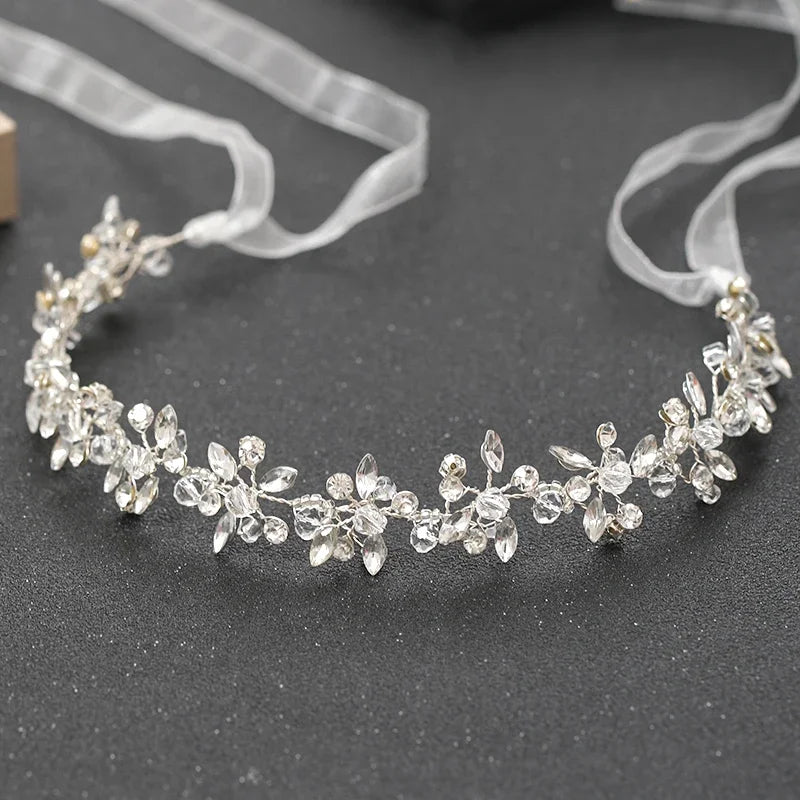 Bandeau argenté pour femme, diadème en cristal et strass fait main, accessoire de coiffure de mariage, cadeau idéal pour une mariée.