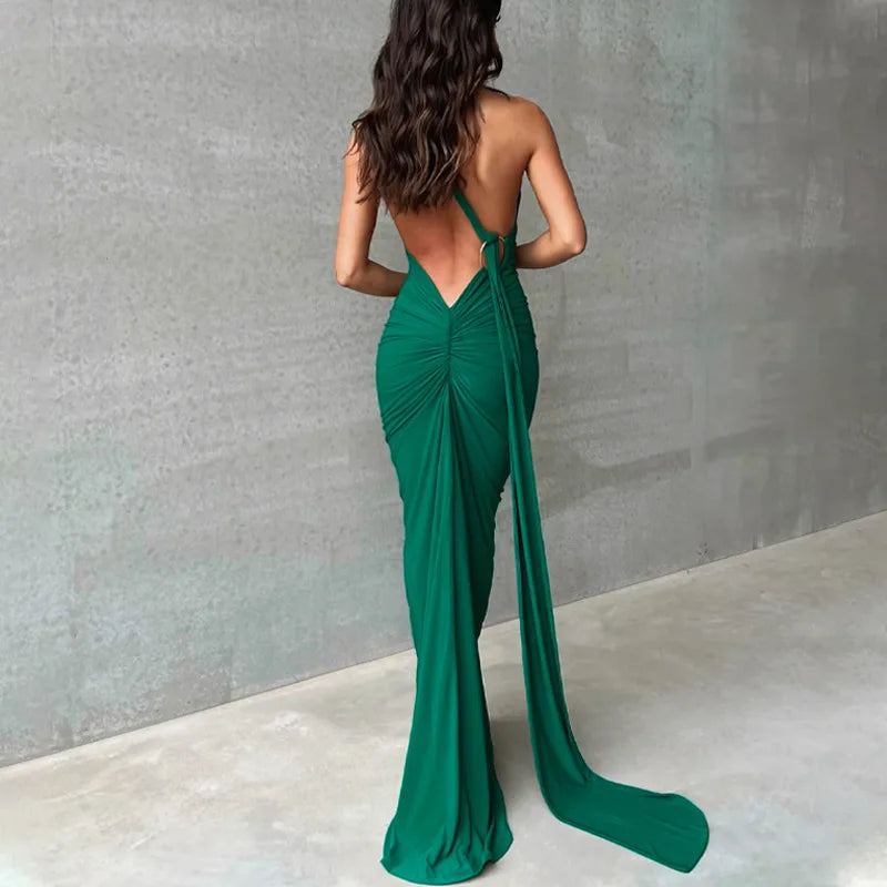 Robe maxi sexy Hugcitar asymétrique dos nu à bretelles, avec boucle d'écharpe ajustable et fronces. Tenue élégante style streetwear Y2K pour festival