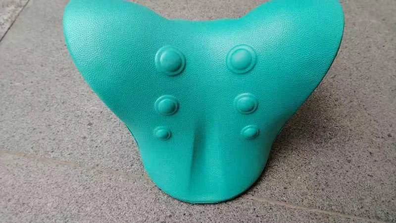 Dispositif de relaxation pour la nuque et les épaules Eva, appareil de traction cervicale en forme de C, pour un meilleur alignement de la colonne vertébrale, oreiller de massage et d'étirement chiropratique