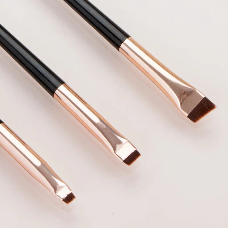 Ensemble de 3 pinceaux à lame pour eyeliner et sourcils Karsyngirl, pinceaux plats et fins portables pour le contour des sourcils et le maquillage.