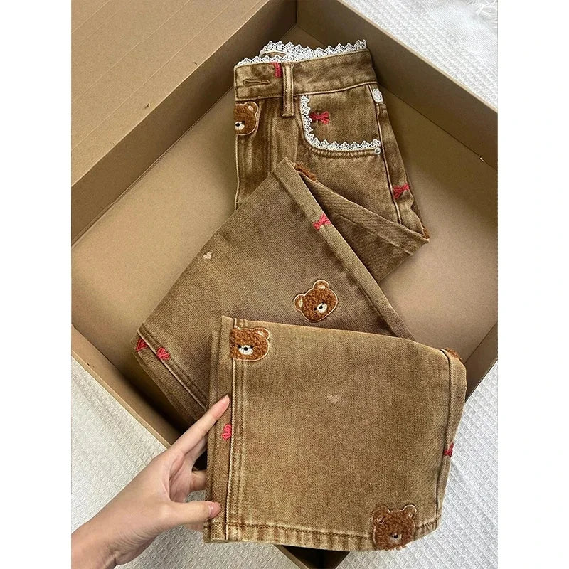Dentelle ours en peluche brodé Patchwork conception jambe large jean 2025 printemps nouveau taille haute coupe minceur jean décontracté pour les déplacements domicile-travail