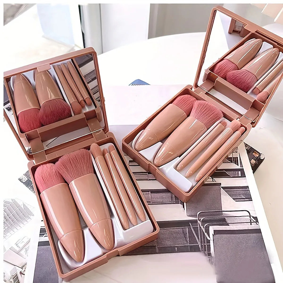 Ensemble de pinceaux de maquillage portables 5 pièces avec miroir-Kit de voyage pliable, ensemble de mini pinceaux de maquillage ensemble de pinceaux de maquillage de voyage