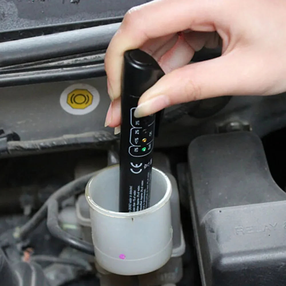 Stylo testeur universel de liquide de frein avec indicateur LED, outil de diagnostic précis de la qualité de l'huile pour les tests automobiles DOT3, DOT4 et DOT5.1
