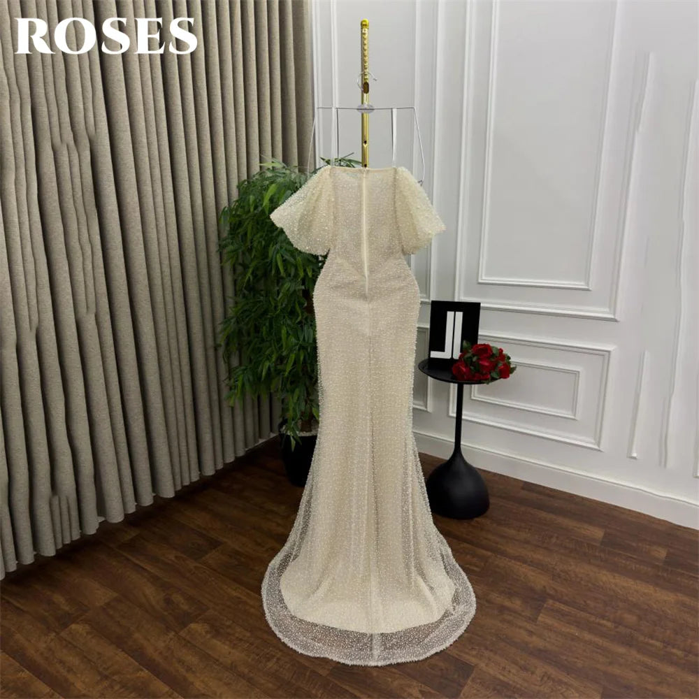 Robe de bal ROSES Pearl, magnifique robe bustier à épaules dénudées, décolleté cœur, ornée de sequins brillants et de broderies en chevrons. Robe de soirée personnalisée