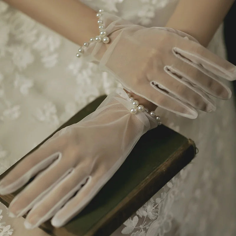 Gants sexy transparents en tulle noir et blanc, fins et courts, parfaits pour le printemps et l'été, pour les soirées, les danses et les mariages. Style Lolita