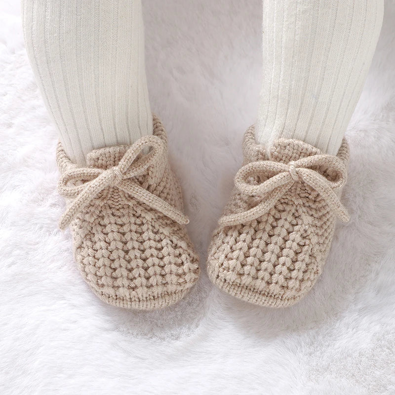 Chaussures pour nouveau-né, bottines tricotées pour bébés garçons et filles, premiers chaussons tendance, couleur unie, pour tout-petits et enfants de 0 à 18 mois, vêtements chauds et accessoires