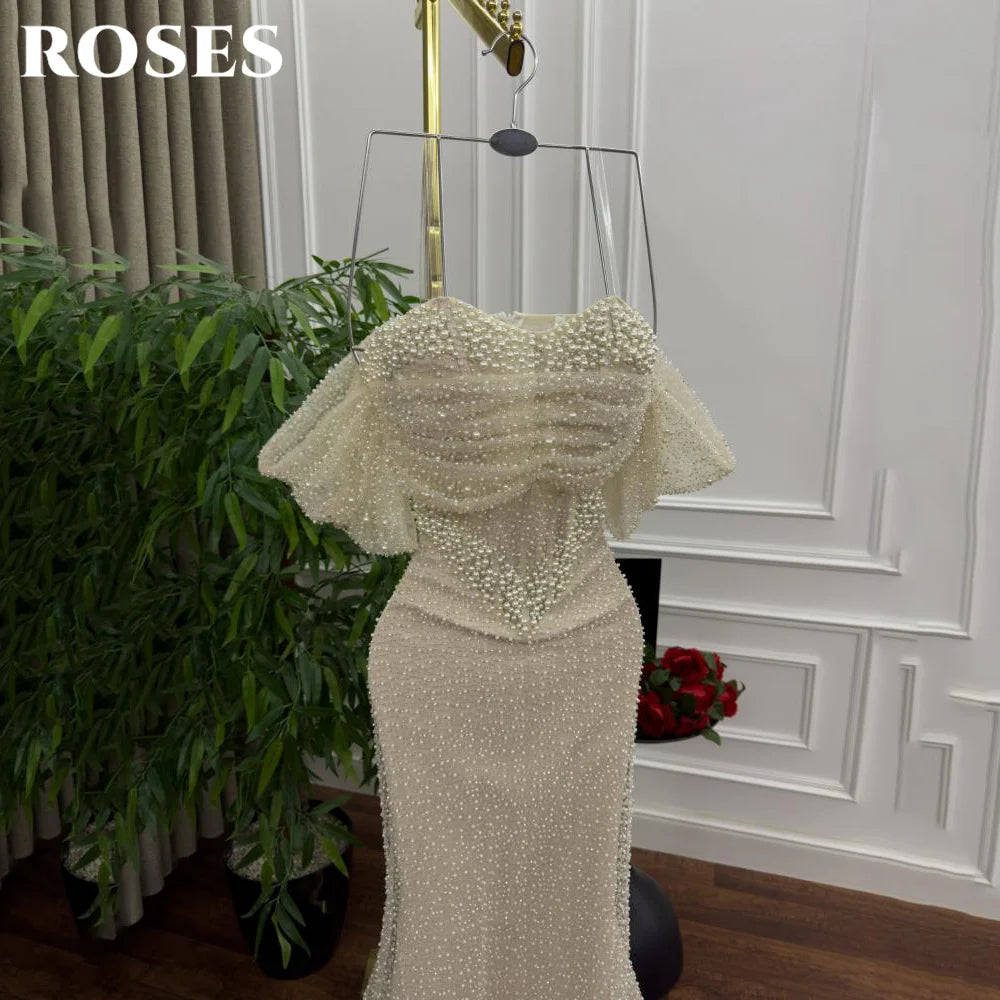 Robe de bal ROSES Pearl, magnifique robe bustier à épaules dénudées, décolleté cœur, ornée de sequins brillants et de broderies en chevrons. Robe de soirée personnalisée