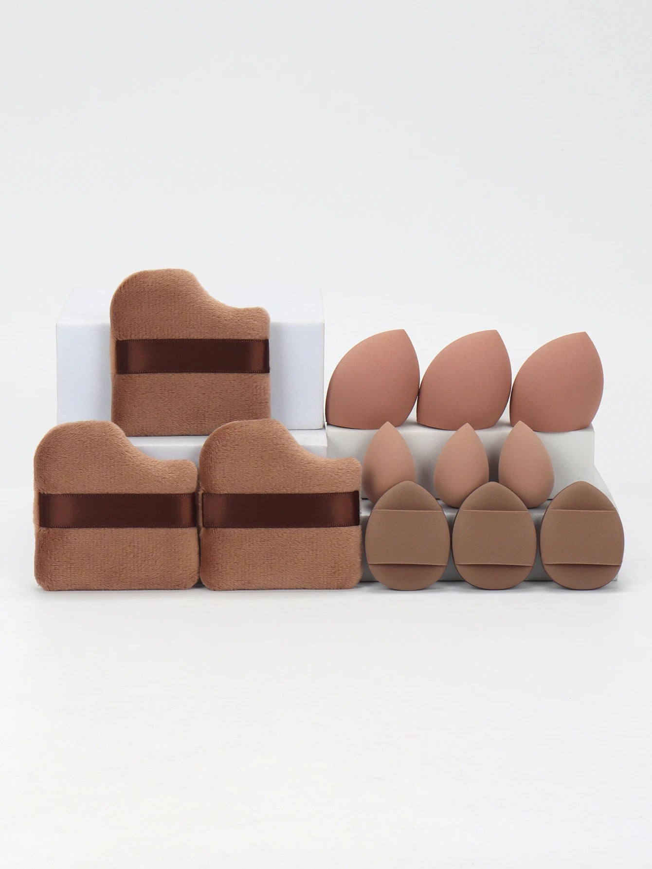 Ensemble d'éponges de maquillage tout usage de 12 pièces, composé de 3 houppettes de poudre libre, 3 mini houppettes à coussin d'air, 3 œufs de beauté et 3 mini beauté